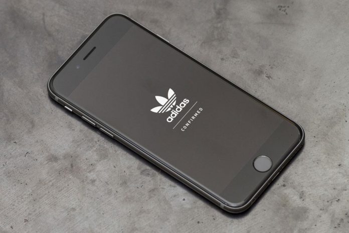 Adidas už ráta s Apple Pay na Slovensku. Je to na spadnutie.
