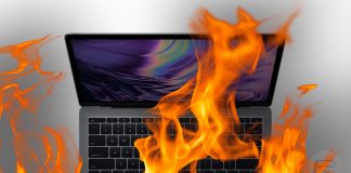 Zhorel MacBook DJa Pandu. Dymyť začal z ničoho nič - svetapple.sk