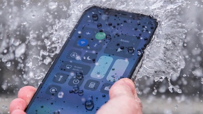 Ultrazvuková technológia umožní používať váš iPhone v daždi alebo v mokrom prostredí. - svetapple.sk