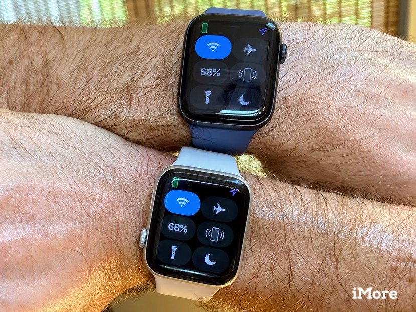Apple Watch Series 5 majú o čosi lepšiu výdrž batérie ako Series 4. Všetko aj napriek stále spustenému displeju. - svetapple.sk