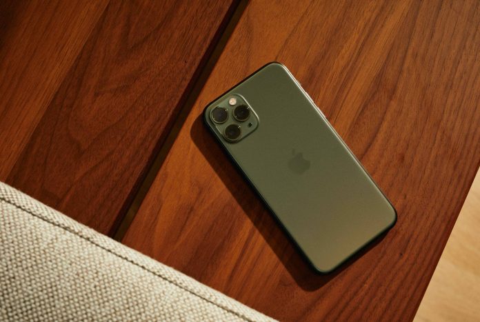 Dostupnosť nových iPhonov je na Slovensku zlá. Ak ste si ich nepredobjednali, budete mať problém. - svetapple.sk