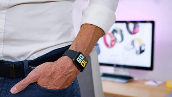 Petr Mára rozbaľuje Apple Watch Series 5. Aké sú jeho prvé pocity?