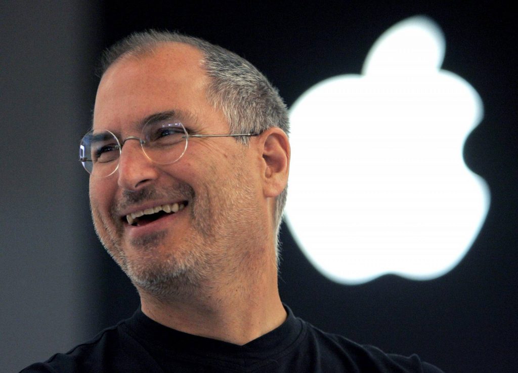 Cez víkend to bolo presne 8 rokov, čo nás navždy opustil Steve Jobs. Bol by so spoločnosťou dnes spokojný?