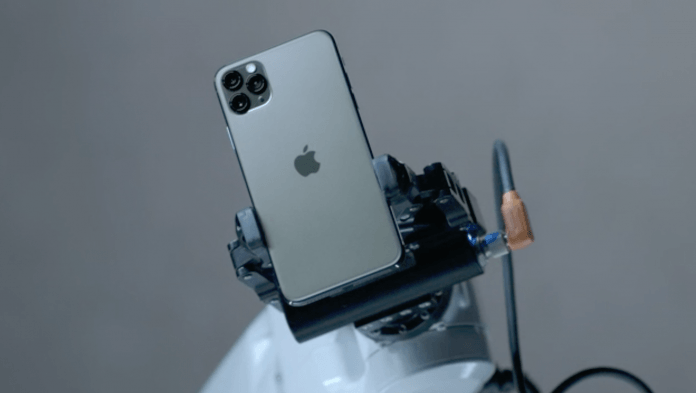 Pozrite sa na to ako vyzerá iPhone 11 Pro rozobratý súčiastku po súčiastke.