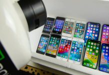 iPhone každej dizajnovej generácie vs. tekutý dusík. Dokáže to niektorý z modelov prežiť? - svetapple.sk