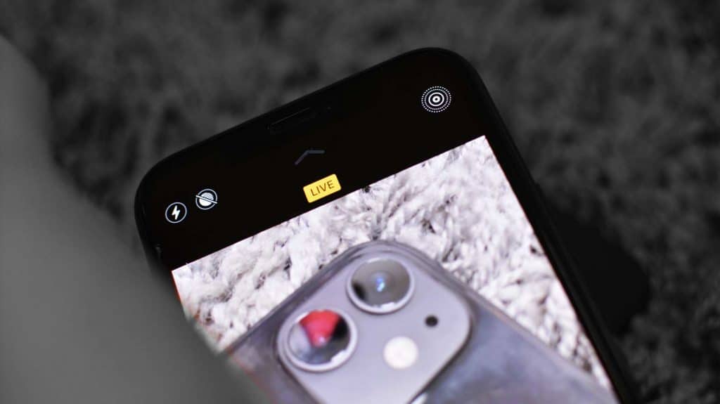 Ako vypnúť zvuky fotoaparátu a snímok obrazovky na vašom iPhone?