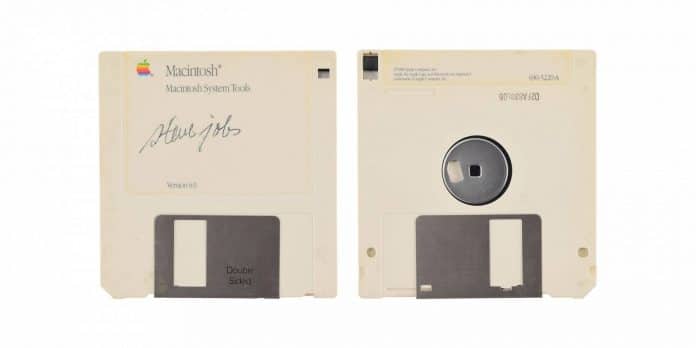disketa macintosh podpis steve jobs