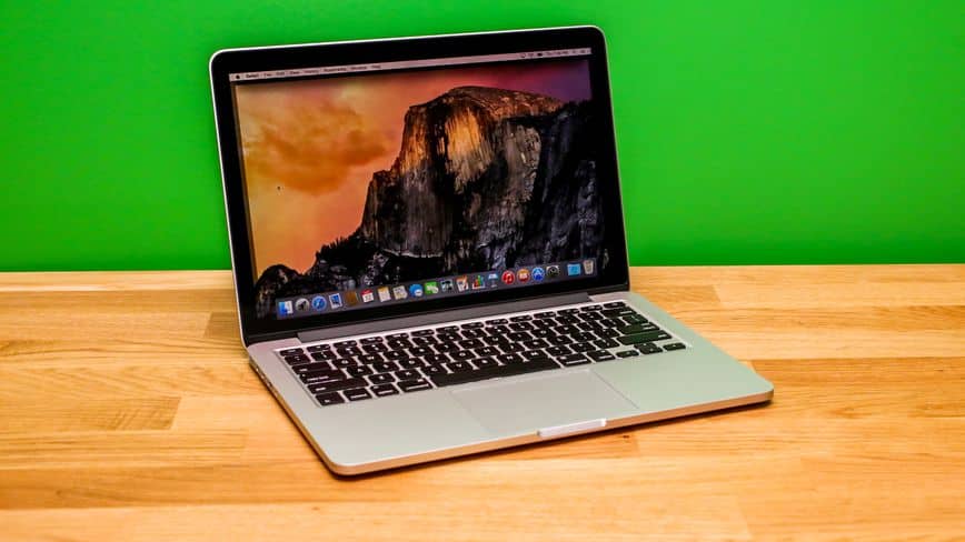 13" MacBook Pro sa tiež dočká staro-novej klávesnice z MacBooku Pro 16".