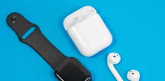 Návod: Ako zistiť stav batérie AirPods na hodinkách Apple Watch.