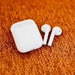 Návod: Ako pripojiť AirPods k iPhonu a Androidu.