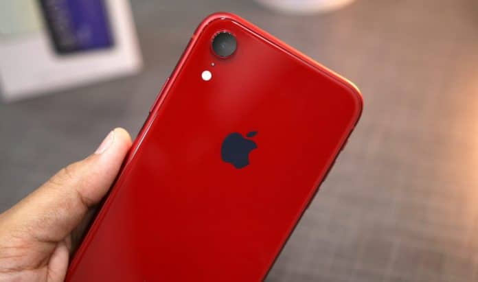 Žena pašovala 92 iPhonov z USA do Ruska. Nevyšlo jej to.