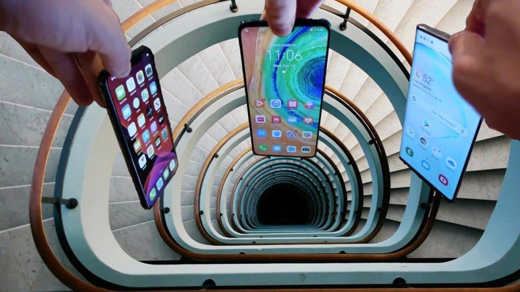 Ako dopadne iPhone v transparentnom silikónovom púzdre pri páde zo schodiska?