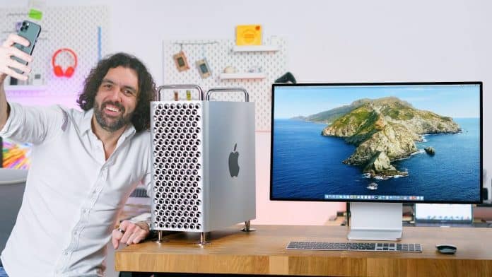 Petr Mára rozbalil Mac Pro spolu s Pro Display XDR.