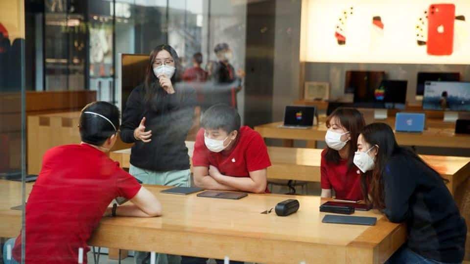 Apple kvôli koronavírusu uzatvoril čínsky Apple Store.