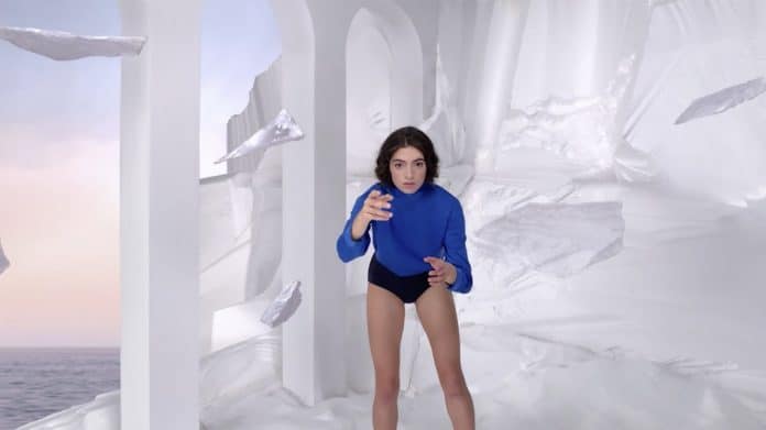 Toto video natočené na iPhone XS Max vás posadí na zadok!