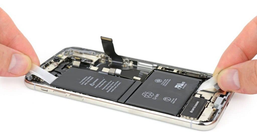 Európska únia bude žiadať, aby mali iPhony vymeniteľnú batériu!