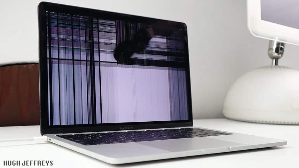 MacBook Pro 13" získal výmenou za iPhone 6S a 20$! 