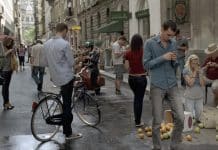 Odkedy Apple v roku 2007 predstavilo iPhone, ľudia si častejšie spôsobujú úrazy hlavy