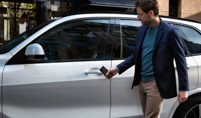 Poznáme prvú automobilku, ktorej vozidlá bude možné odomykať iPhonom!