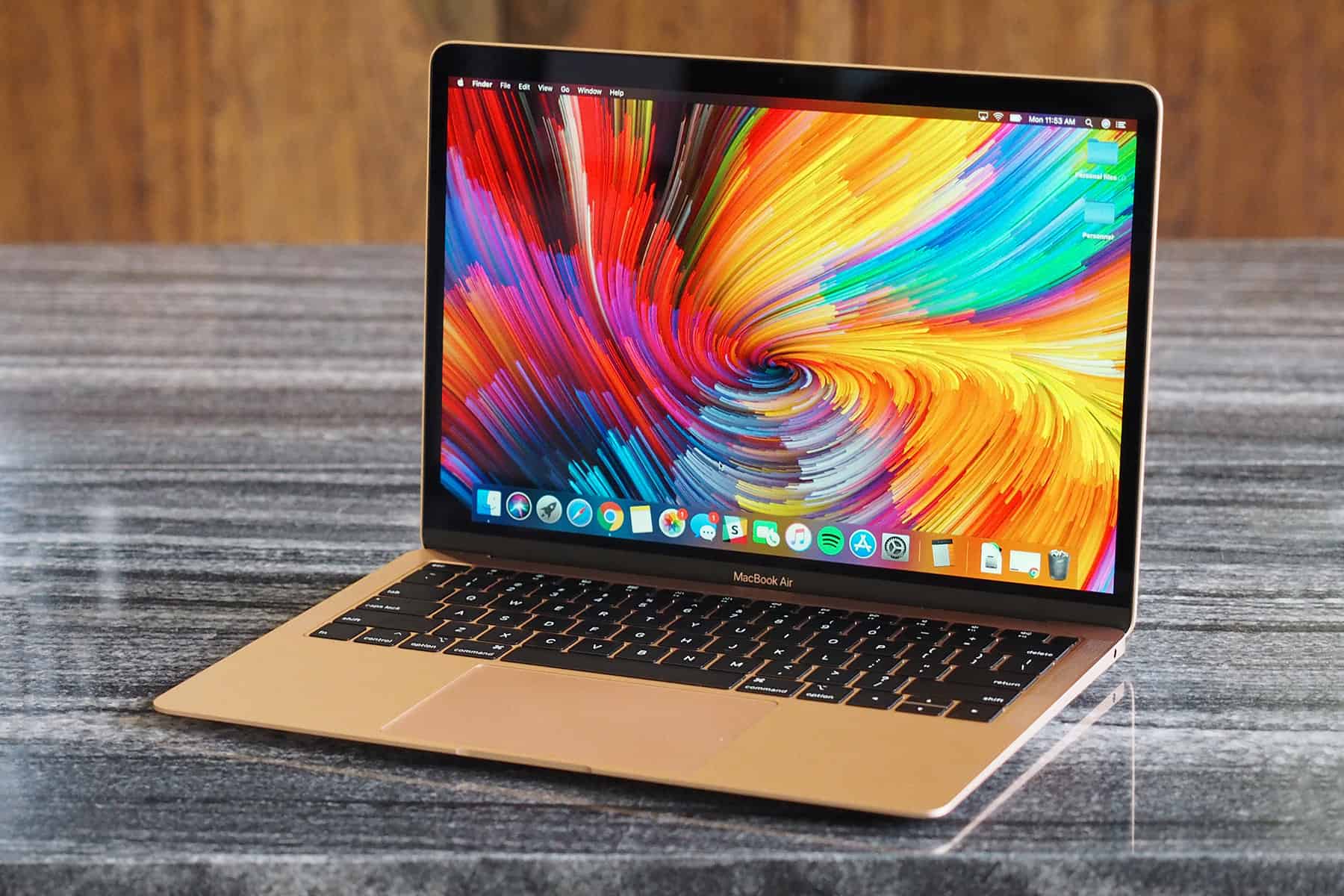 Photo of Na svojom MacBooku Air môžete bez váhania otvoriť všetky vstavané aplikácie naraz.