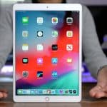 V niektorých krajinách dochádzajú rúška, v Číne zase iPady. iPad Air má problémy s displejom. Apple vám ho vymení zadarmo.