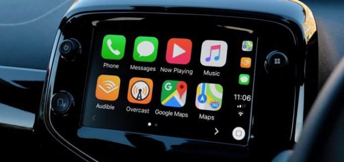 CarPlay je vraj nebezpečný. Tvrdí to najnovšia štúdia.