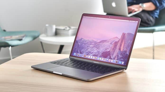 Nový MacBook Pro 13" príde na budúci mesiac.