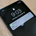 FBI sa nemôže bez príkazu ani len pozrieť na displej iPhonu.