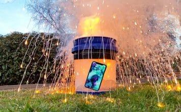 Prežije iPhone výbuch pri kontakte sodíka s vodou?