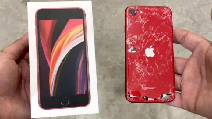 Drop test ukázal, prečo by ste si na iPhone SE 2. generácie mali kúpiť obal.