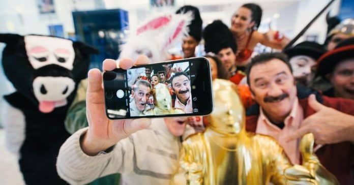 Apple testuje skupinovú selfie. Skrýva v sebe jednu špecialitu.