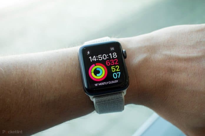 Apple vyzýva zamestnancov aby uzavreli krúžky s aktivitou.