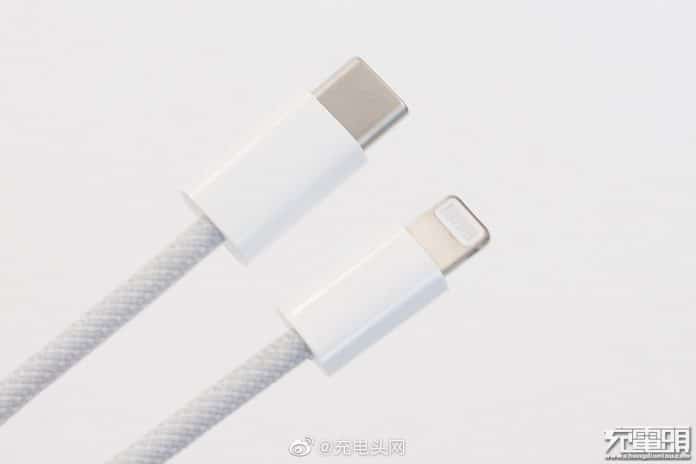 iPhone 12 môže dostať odolnejší lightning kábel. Apple použije iný materiál.