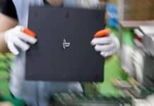 Sony vyrobí PlayStation 4 za 30 sekúnd. Ako je to možné?