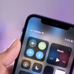 3 spôsoby ako zobraziť percenta batérie na iPhone X a novšom.