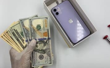 Oprava iPhonu 11 - chlapík vám ukáže, ako sa dá spojazdniť aj zariadenie "na odpis".