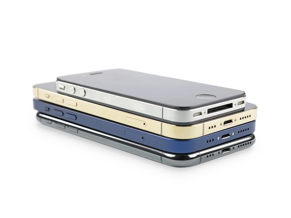 Rozobratý iPhone 12 a iPhone 12 Pro