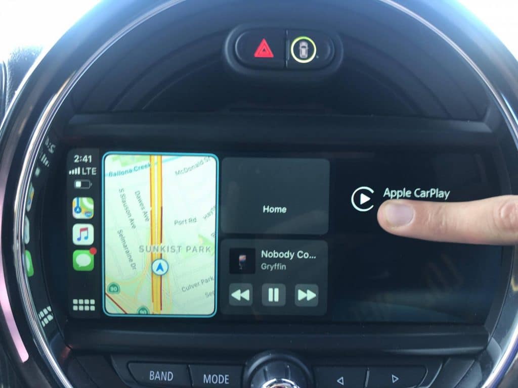 Waze s podporou rozdelenej obrazovky pre CarPlay 