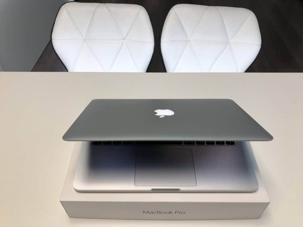 Refurbished MacBook alebo iMac