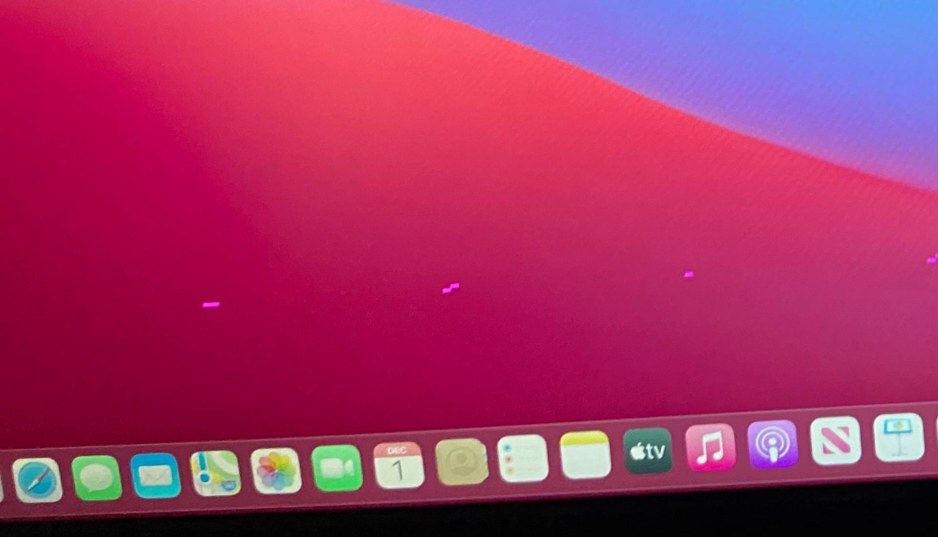 Mac s čipom M1 a ružové štvorce 