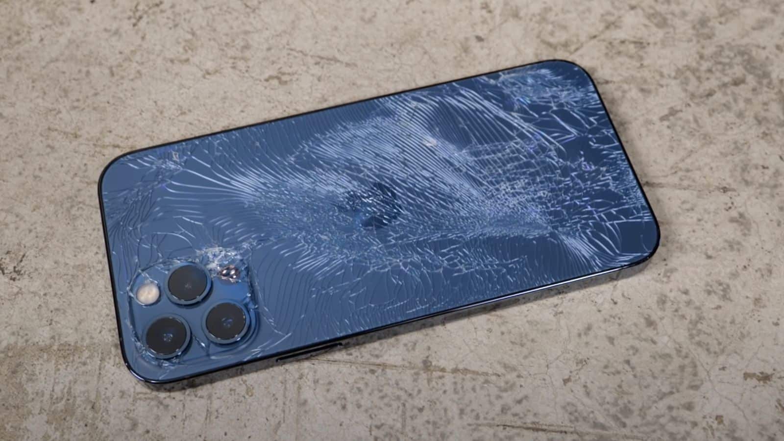 rozbitý iphone