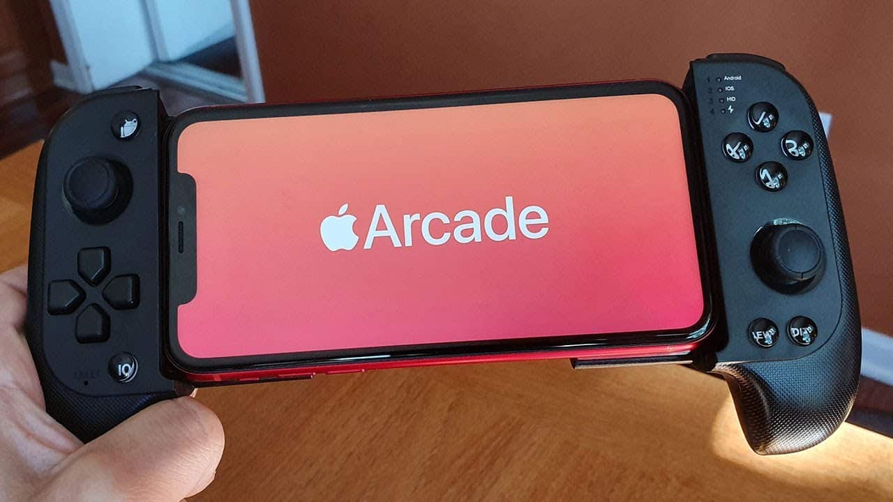 Apple Arcade a ovládač na iPhone