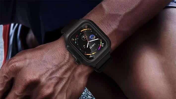 Apple Watch s odolným púzdrom na ruke