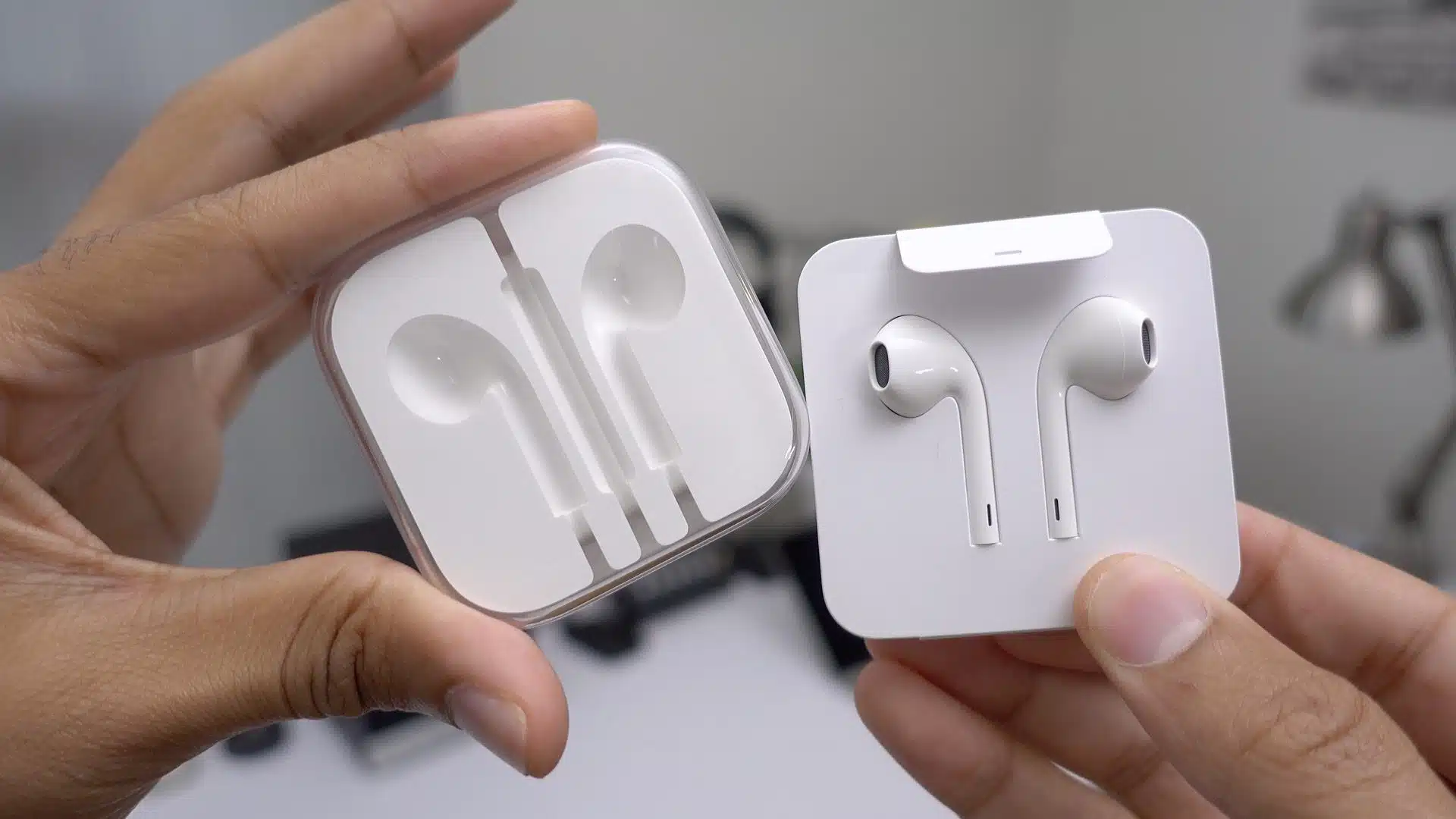 Klasické káblové EarPods kúpite brutálne lacno. Podporujú bezstrátový zvuk EarPods