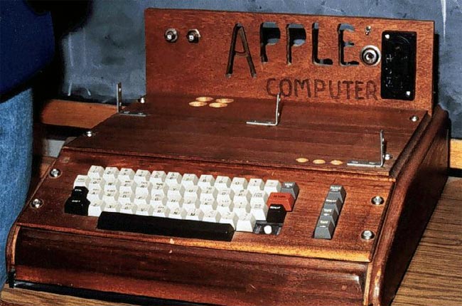 Počítač Apple 1 z roku 1976