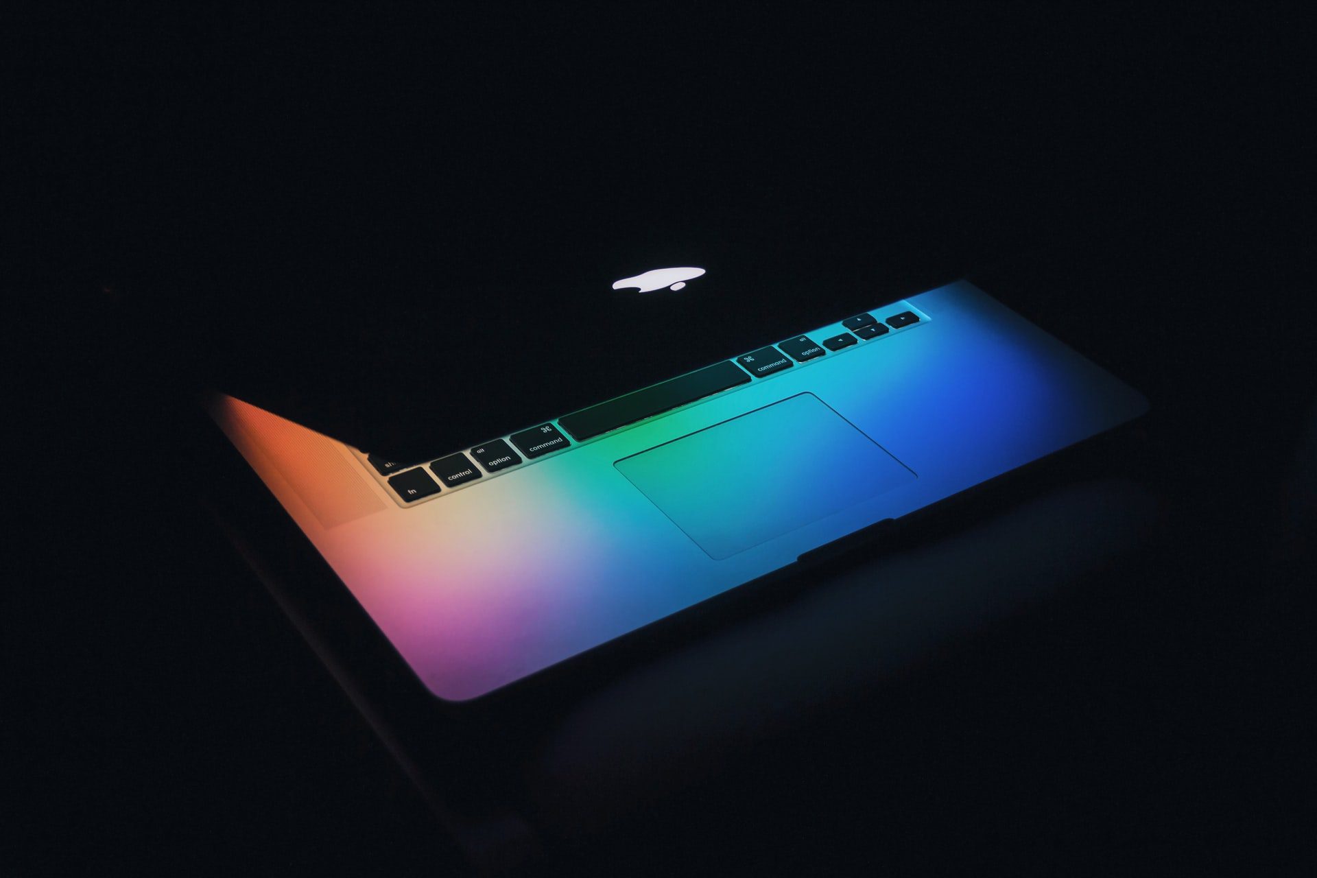 MacBook v tme
