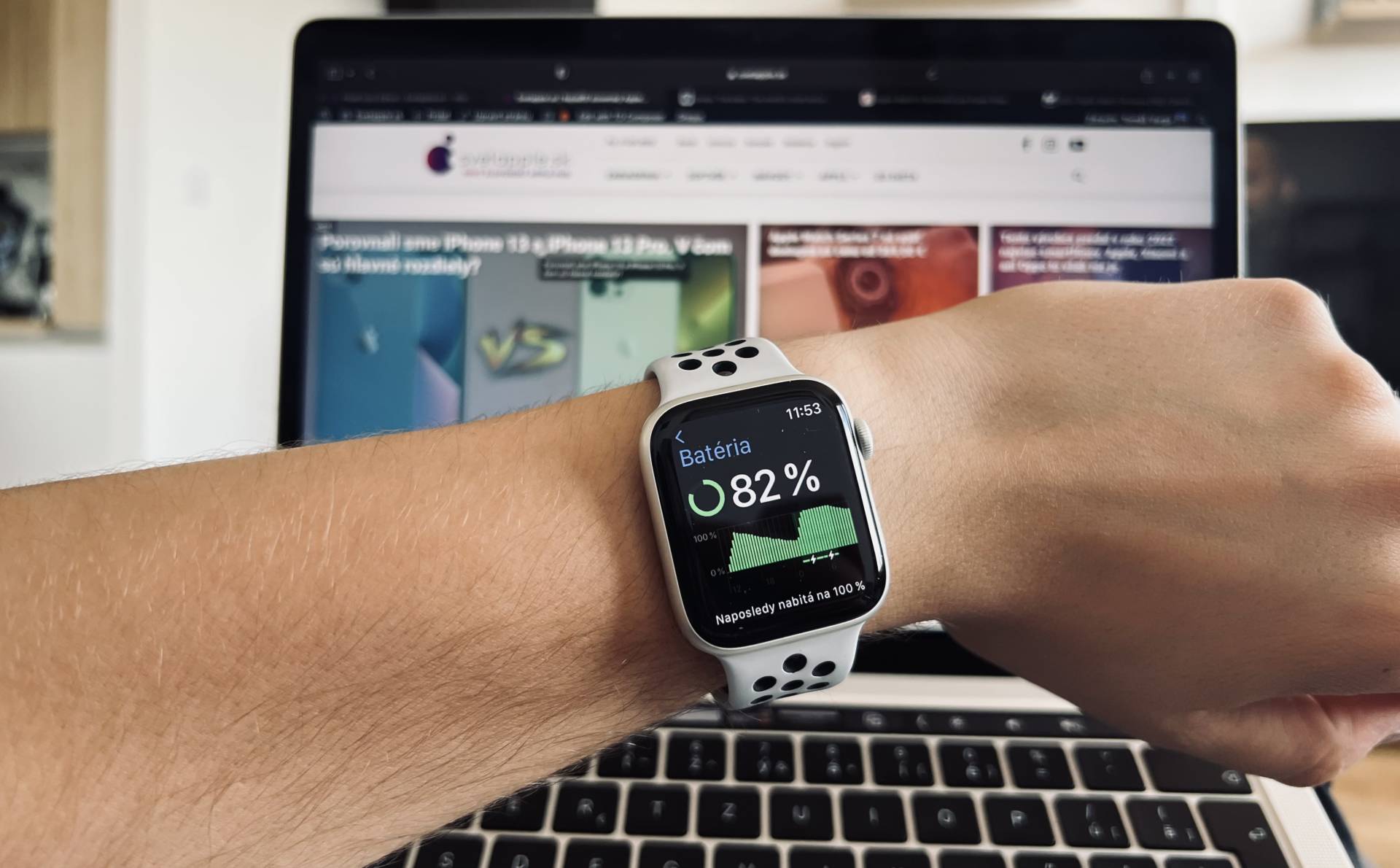 Apple Watch na ruke - výdrž batérie.