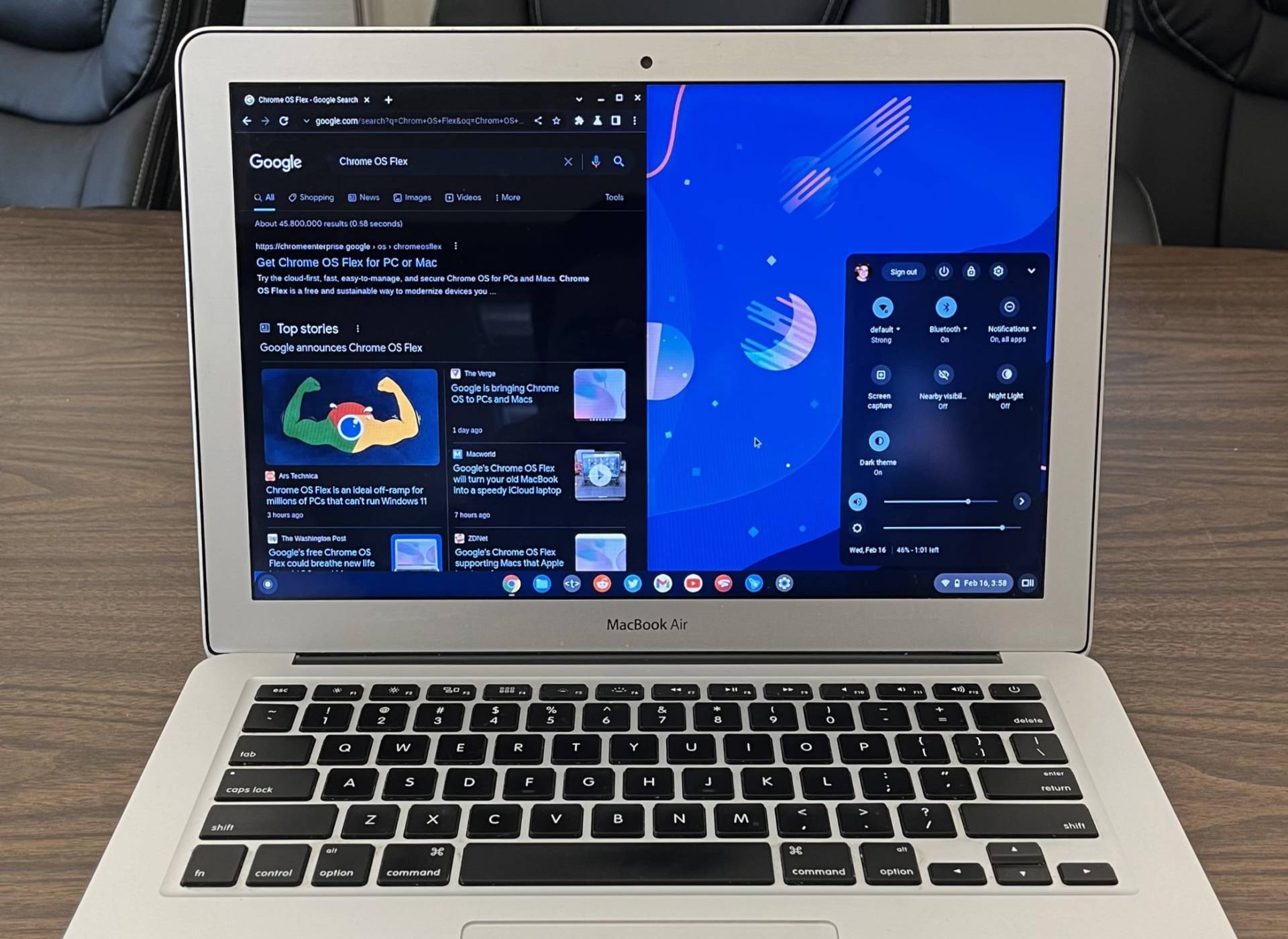Google ChromeOS Flex na počítači MacBook Air