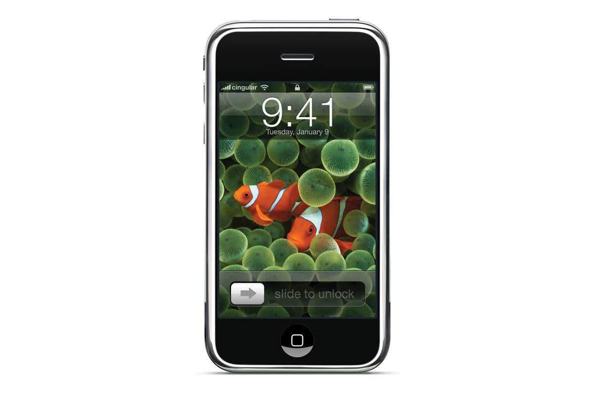Originálny iPhone 2G s pozadím clownfish z roku 2007