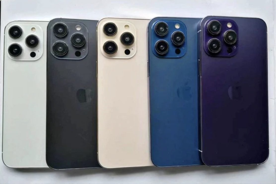 iPhone 14 Pro makety vo farbách biela, čierna, zlatá, modrá a fialová